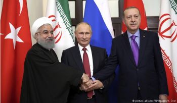 Schließlich sind die Masken gefallen, die Gesichter der Stellvertreter von Amerika, Erdogan, Rouhani und Putin sind enthüllt Sie sind stellvertretend für Amerika damit beschäftigt, das amerikaloyale syrische Regime zu erhalten, damit sich Amerika ...