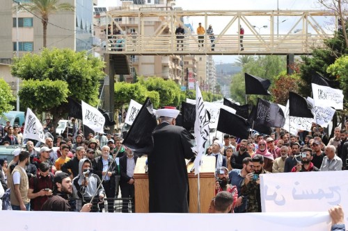 Hizb-ut Tahrir / Lübnan Vilayeti, Suriyeli Kardeşlerini Savunmak İçin “Hep Birlikte Suriyeli Kardeşlerimize Yapılan Irkçı Kampanyaya Karşıyız” Başlığı Altında Bir Gösteri Düzenledi
